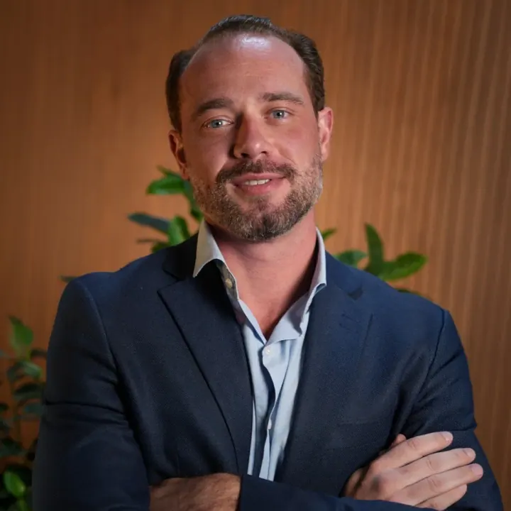 Dr. Kauê Sucena, cirurgião plástico em São Paulo/SP